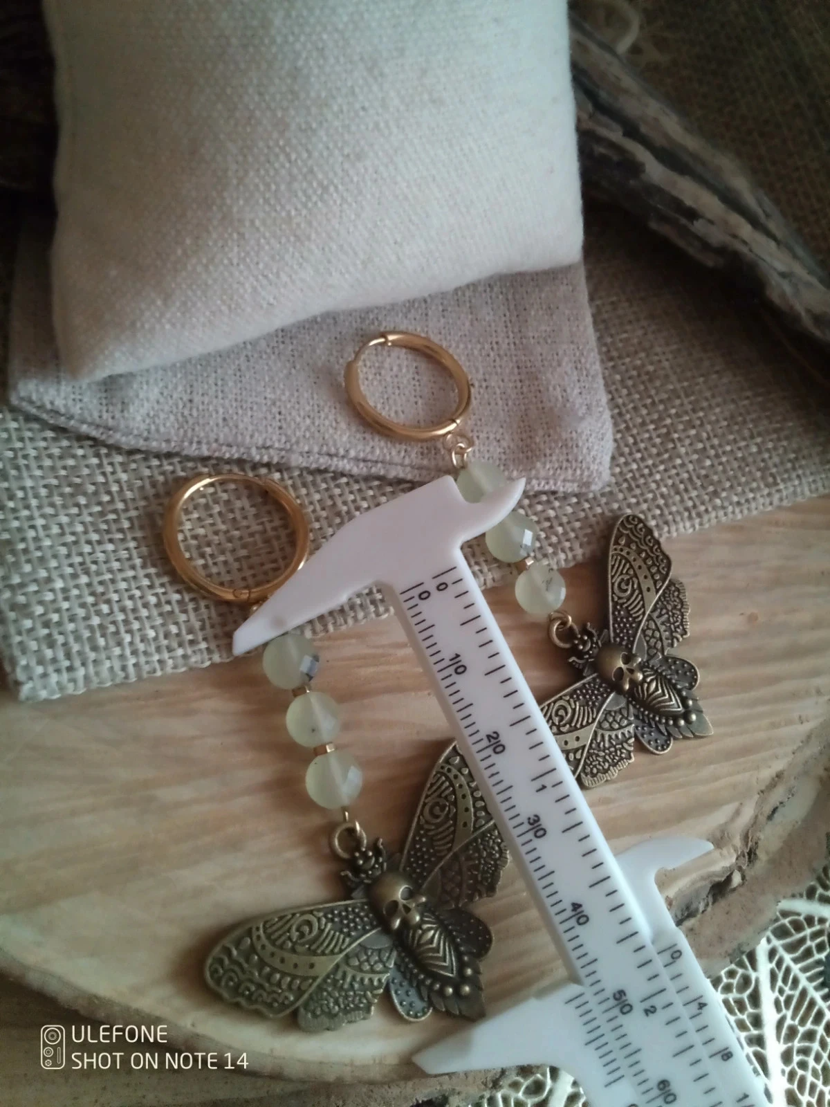Boucles d'oreilles créoles jade phrénite pierres naturelles et papillons sphinx – photo 2